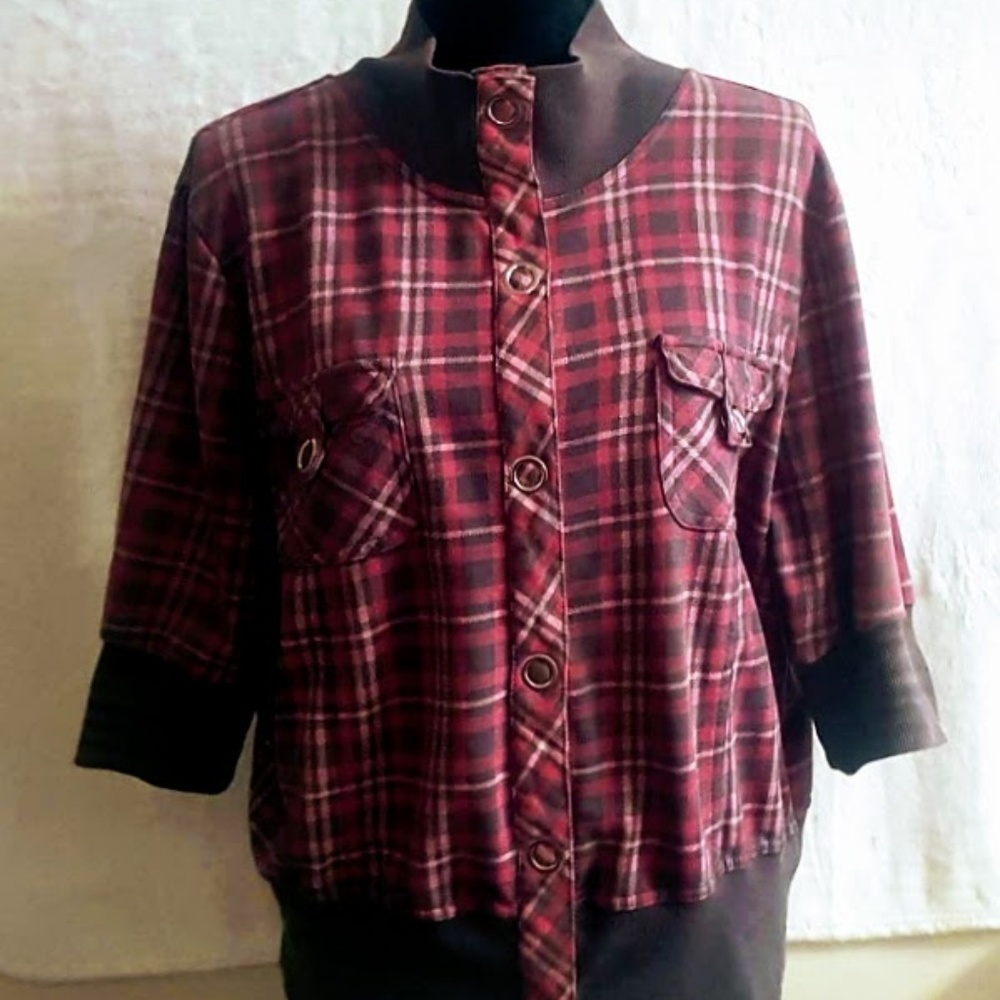 #C34 DEB Short Sleeve Crop Top